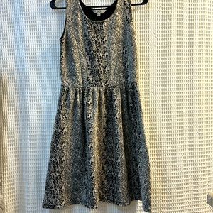2/$15 EUC Gorgeous Soft Knit Snake Print Dress - M
